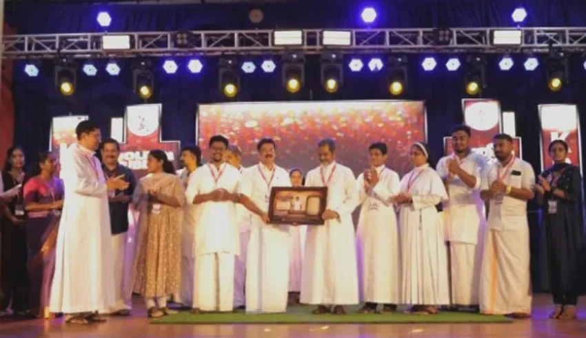 ഇപ്പോൾ ലഭിക്കുന്ന പ്രധാന വിവരം