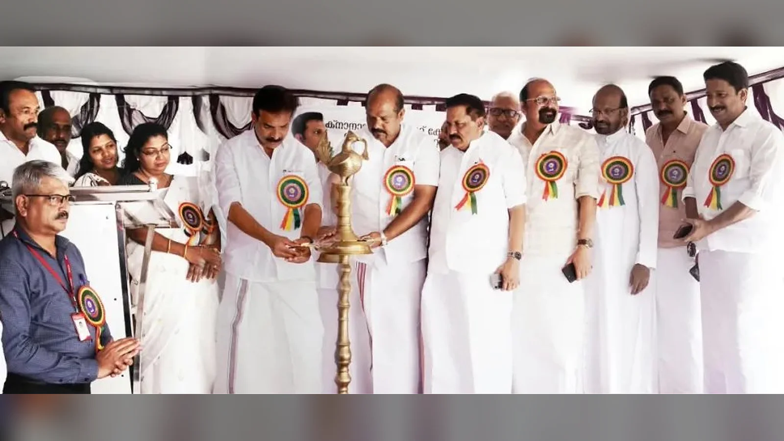 ക്നാനായ കോ-ഓപ്പറേറ്റീവ് ക്രെഡിറ്റ് സൊസൈറ്റി നീണ്ടൂര് ബ്രാഞ്ച് പുതിയ ഓഫീസില് പ്രവര്ത്തനം ആരംഭിച്ചു.