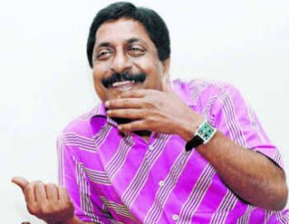 ക്യാന്സര് സെന്ററിനെതിരെ നടന് ശ്രീനിവാസന്