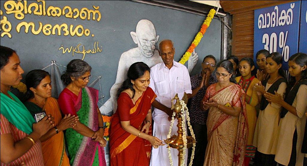 ഖാദി ബോര്ഡിന്റെ ഓണം വിപണനമേള ആരംഭിച്ചു.