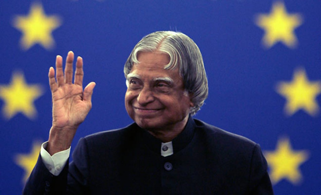 കലാമിന്റെ ഭൗതികശരീരം ഡല്ഹിയിലെത്തിച്ചു